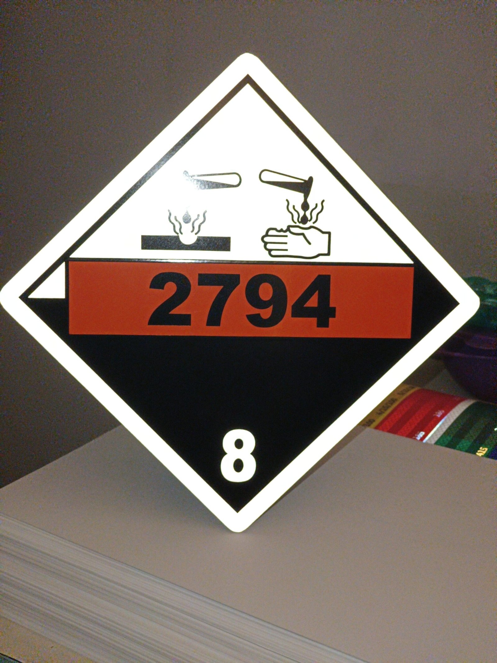 Señalamiento en aluminio compuesto con reflejante